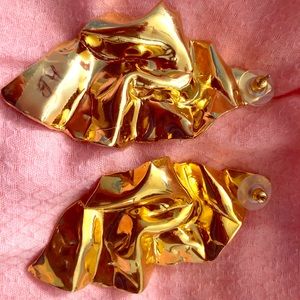 Gold designed earrings